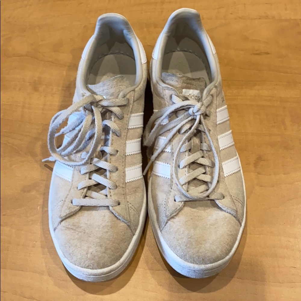 Cream colored Adidas Campus tennie sz 7 1/2
